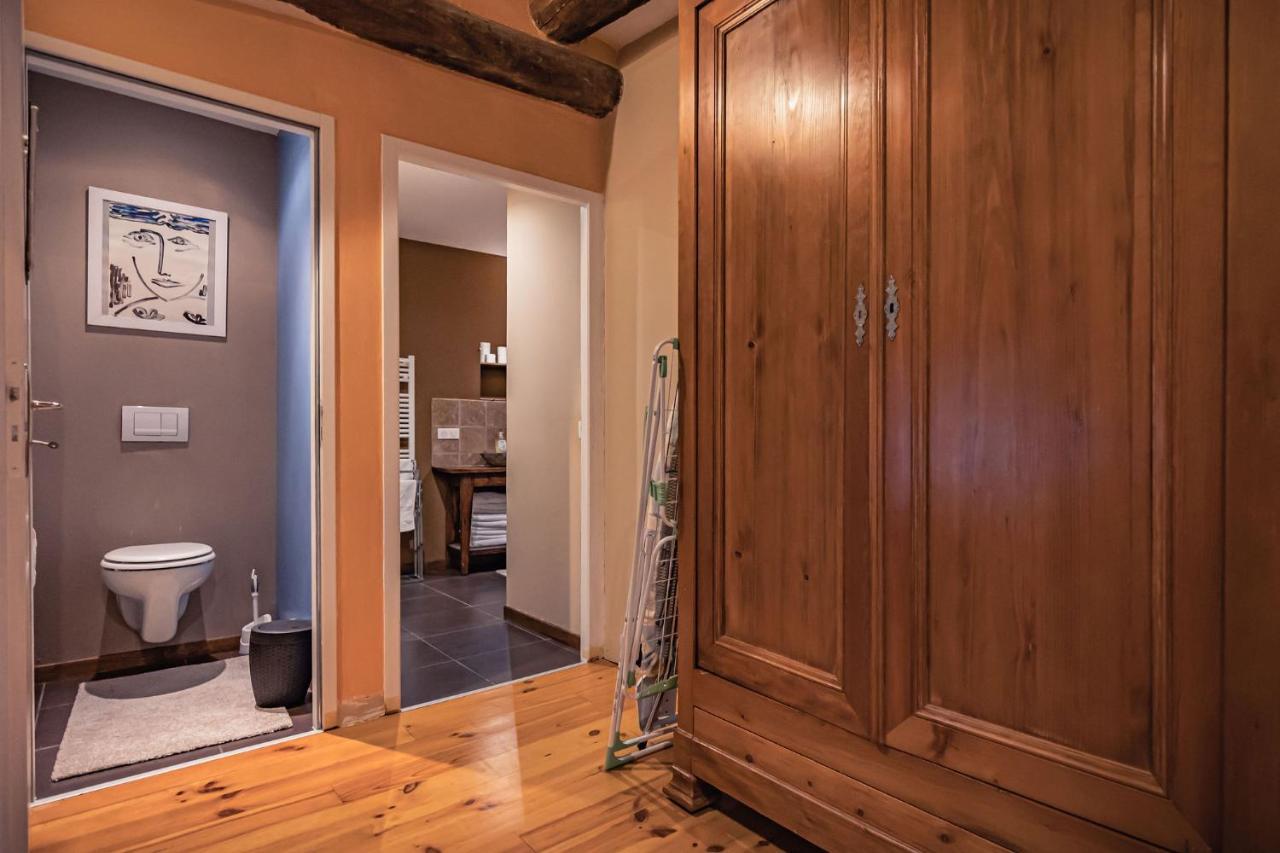 Sundrenched Relais De Poste In Serdinya Bagian luar foto