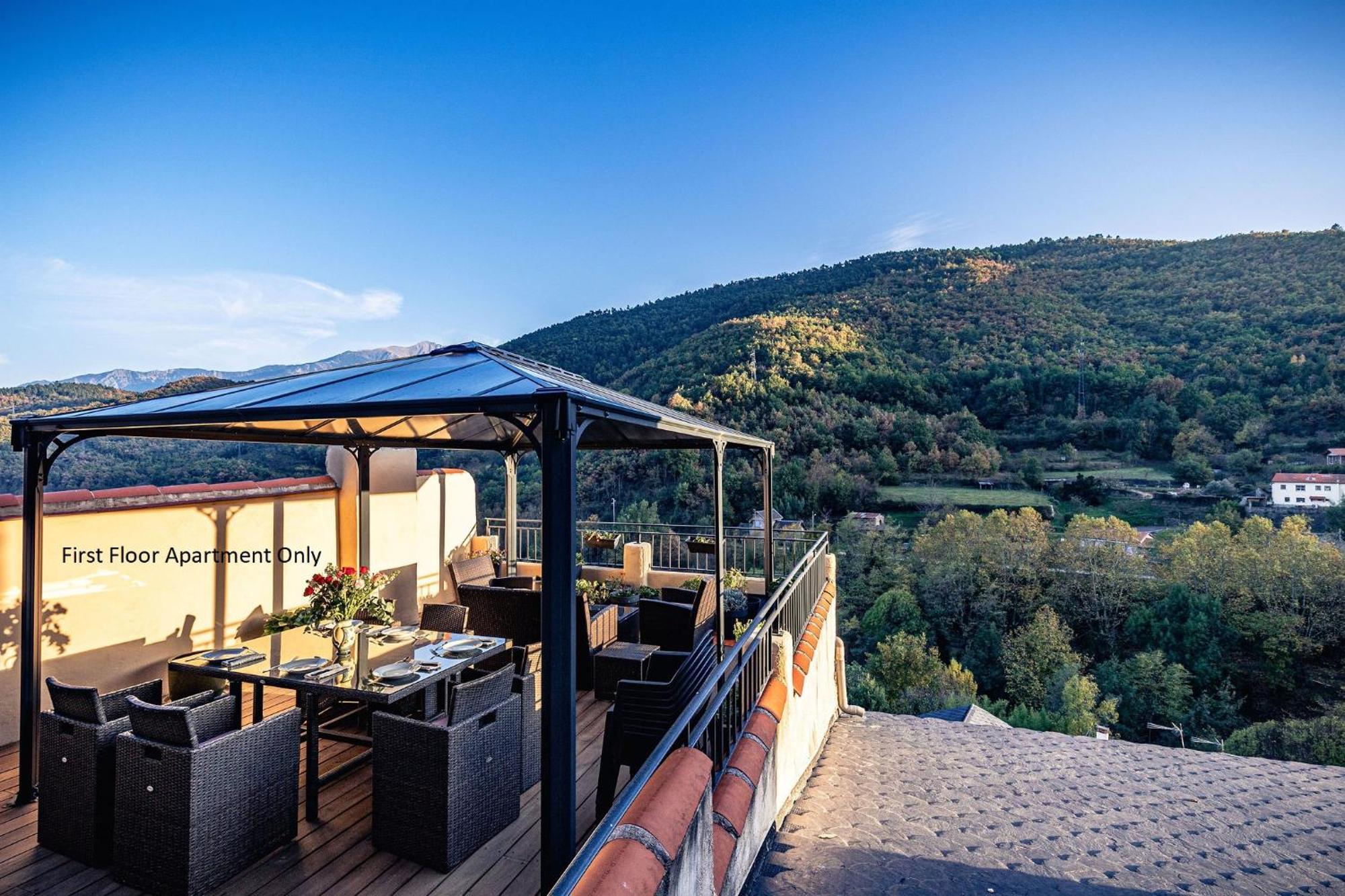Sundrenched Relais De Poste In Serdinya Bagian luar foto